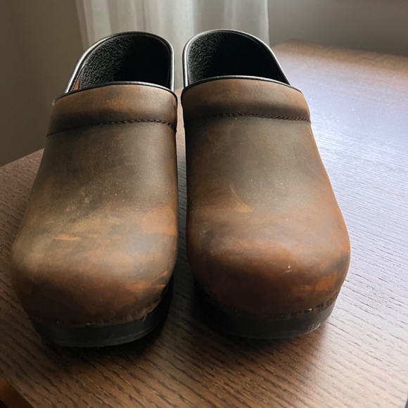 Dansko size 8 clogs - Picture 5 of 6